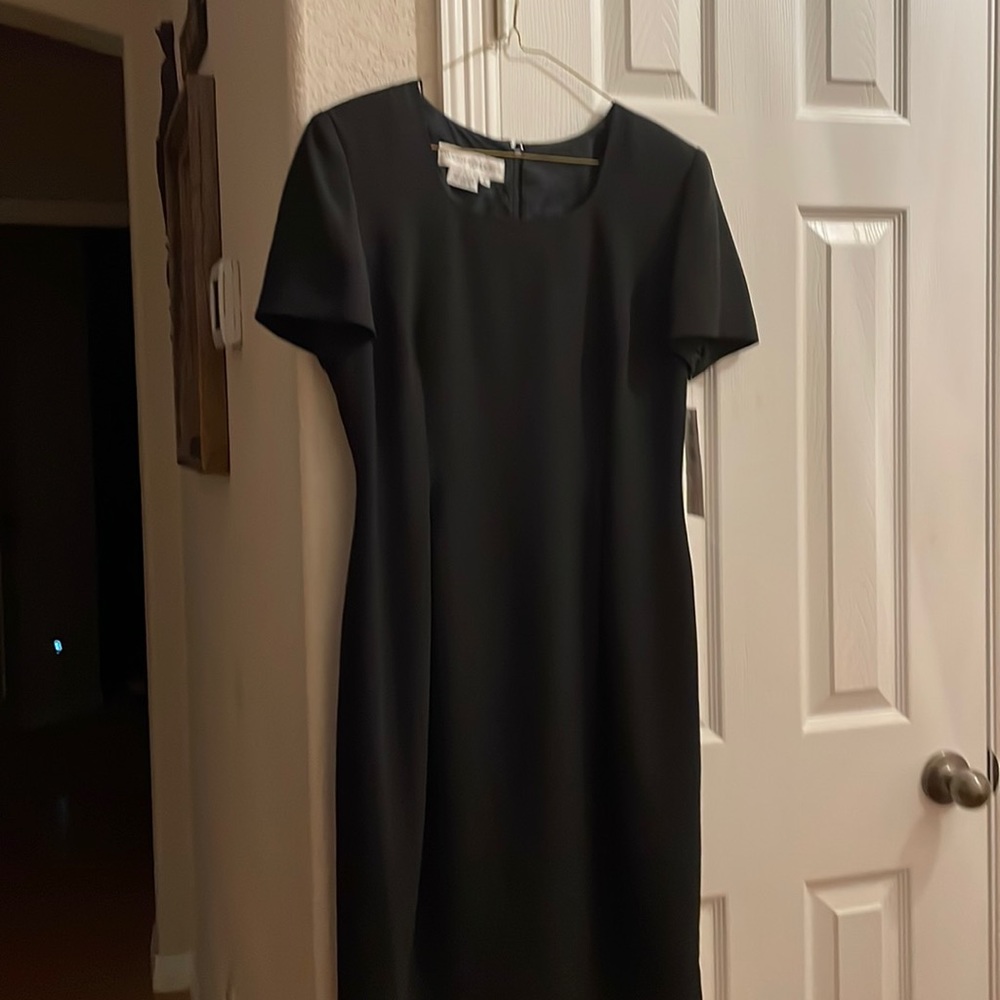 NWT Maggy of London Black Sheath dress 8
